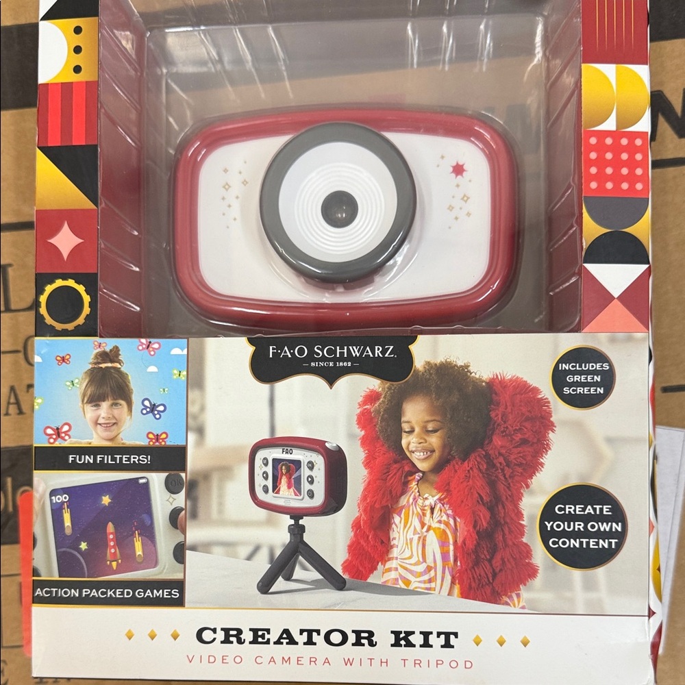 FAO Schwarz Video Creator Kit in Red and White